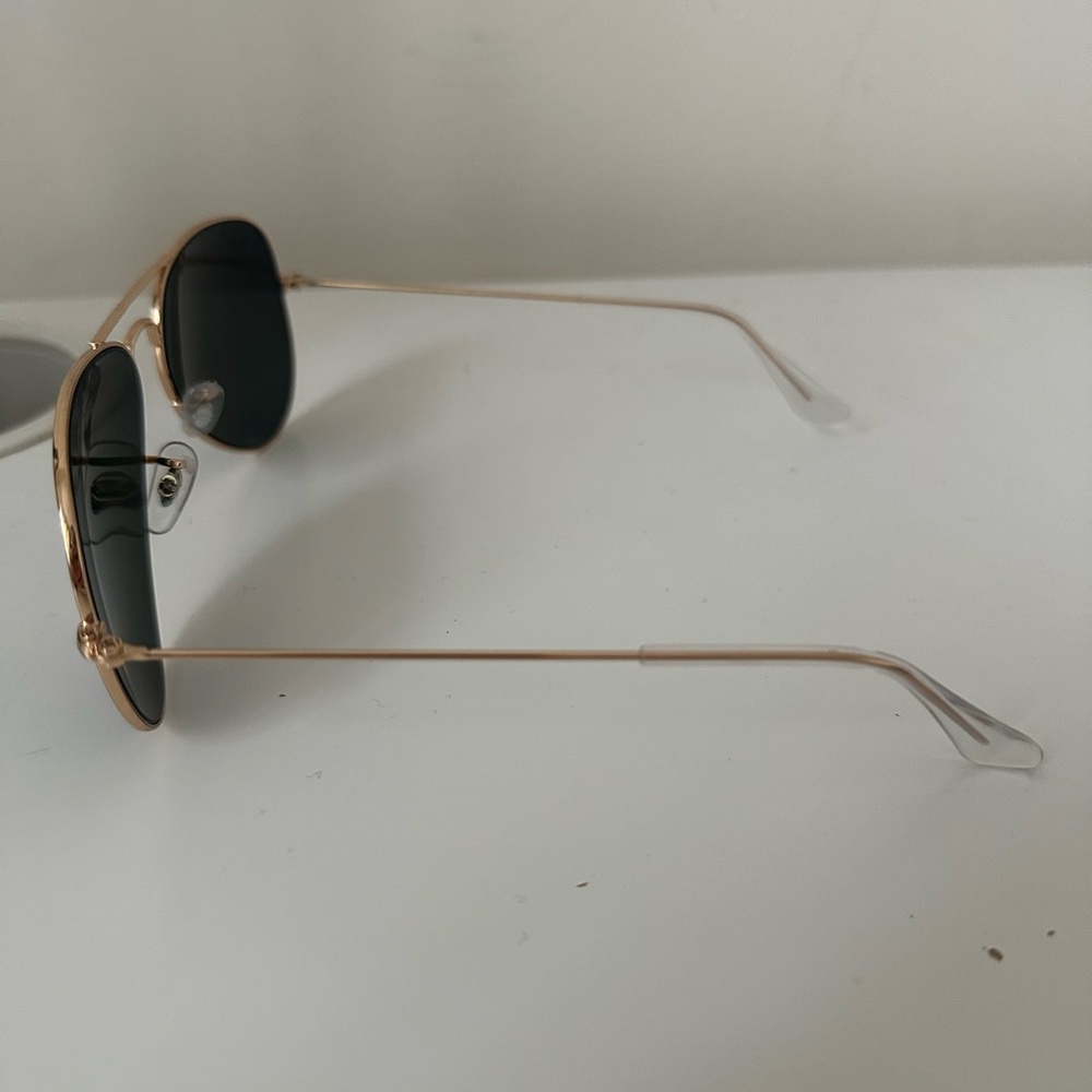 Ray-Ban Aviators - Picture 2 of 4